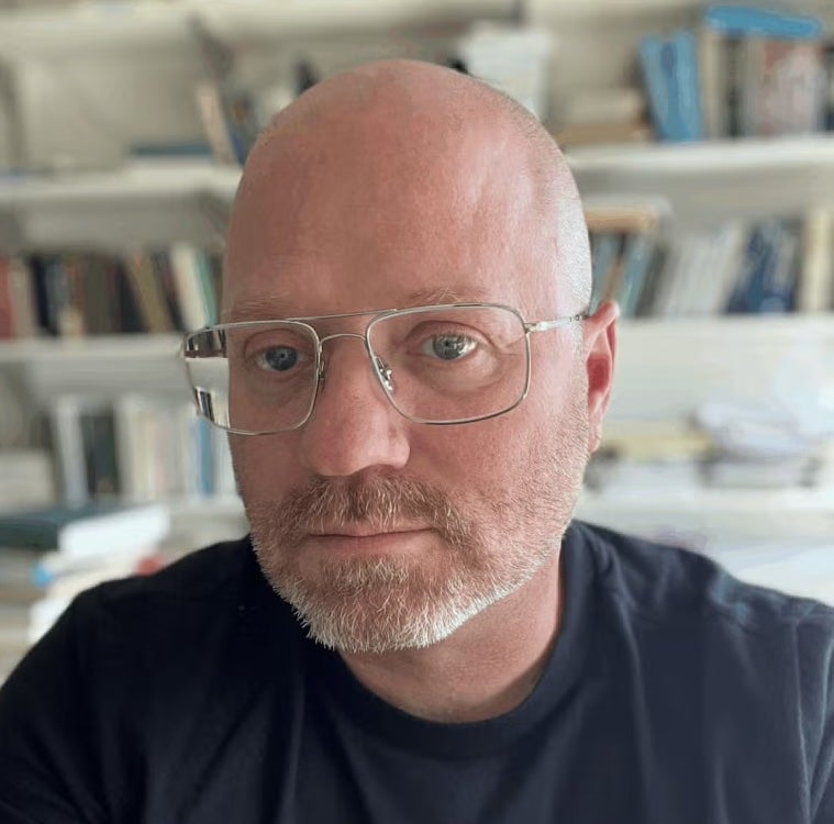 Headshot Prof. Dan Blair