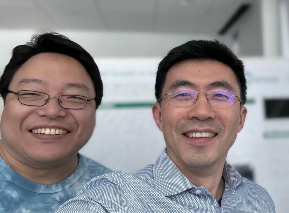 Photo of Profs. Gen Yin and Kai Liu. Photo of Profs. Gen Yin and Kai Liu.